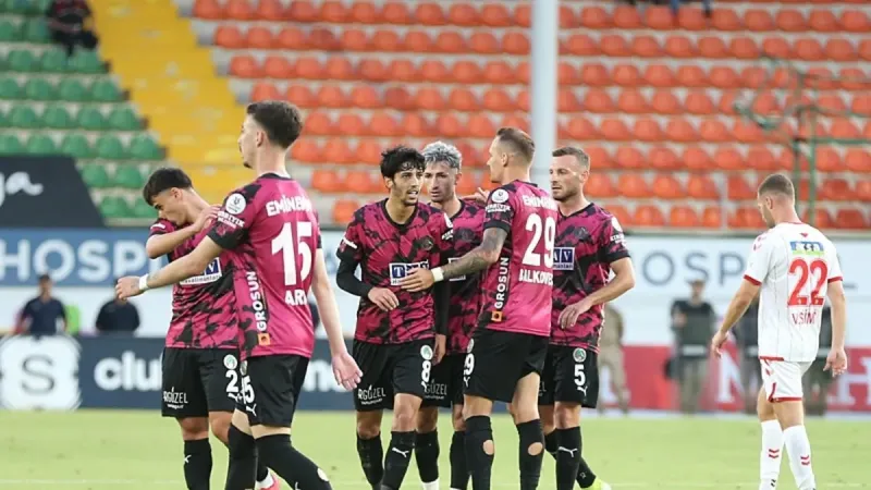 Alanyaspor Sivasspor'u Devirdi! Süper Lig'e Veda Gözyaşları mı?