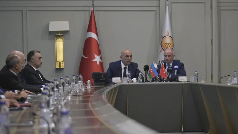 Azerbaycan heyeti, AK Parti'yi ziyaret etti