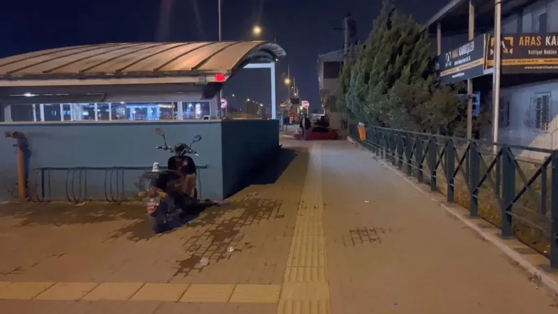 Bursa'da metro istasyonundaki 3 arkadaş bıçaklandı