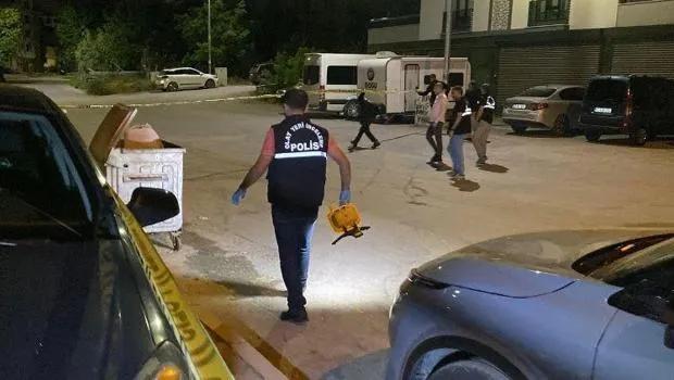Husumetlileri arabadan ateş etti, 8 kişi hastanelik oldu