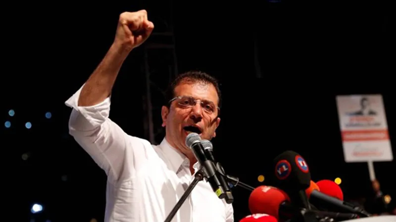 İmamoğlu: Bu iktidar ilk seçimde evine gidecek ve Cumhurbaşkanı'na hakaret diye bir suç olmayacak