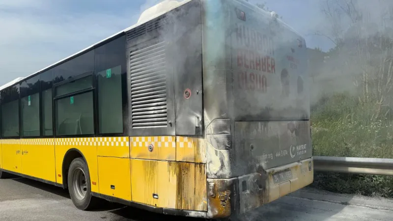 İstanbul'da İETT otobüsünde yangın çıktı