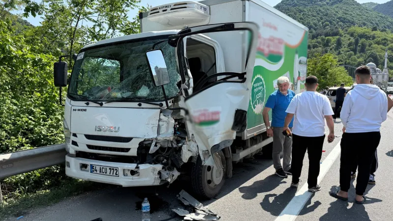 Kamyonet cipe arkadan çarptı; 2 yaralı