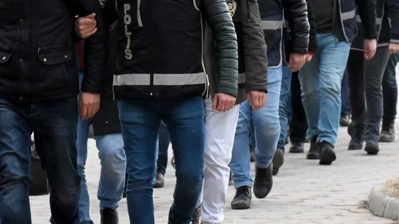 FETÖ Operasyonu: 47 İlde Şafak Baskını! 208 Gözaltı Şoku!