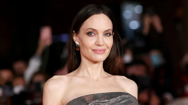 Angelina Jolie Komediye Dönüyor! Yeni Filmi Şaşırtacak