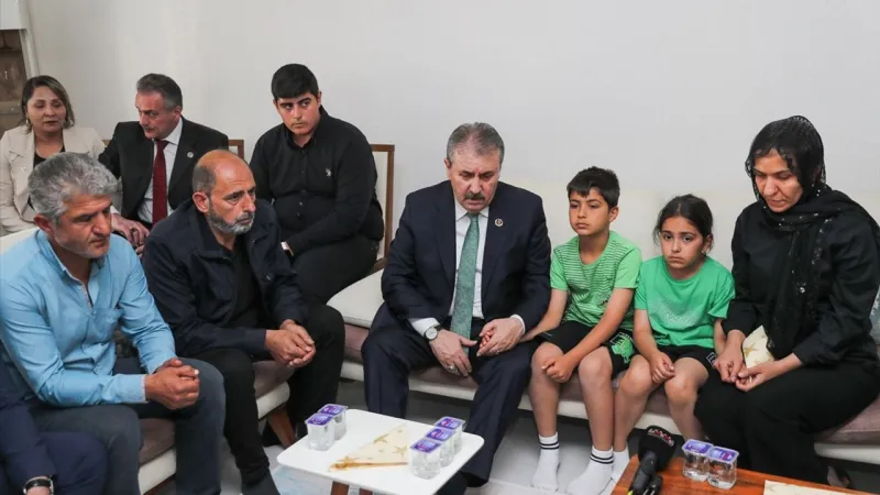 Destici'den Diyarbakır'da Terör Açıklaması: PKK Silah Bırakmalı!