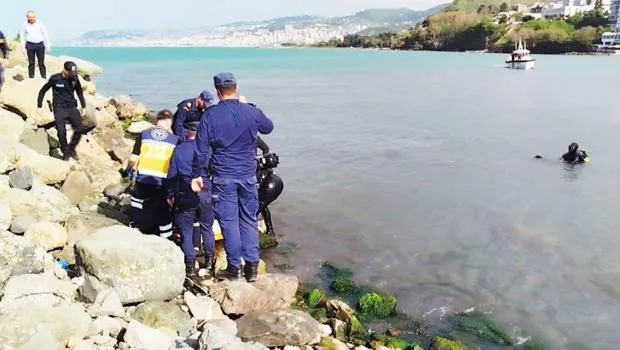 Denizde Facia: Trabzon'da Çocuklar Ölüme Kulaç Attı!