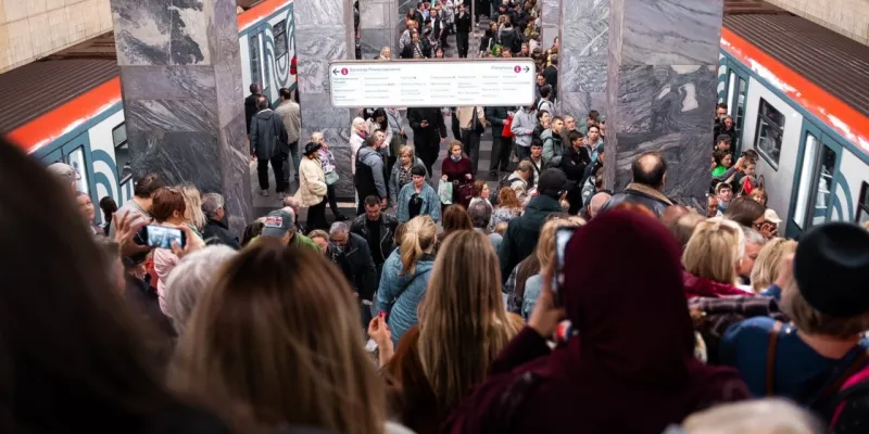Moskova Metrosu 90 Yaşında: Dünyanın En Uzun Dairesel Hattı!