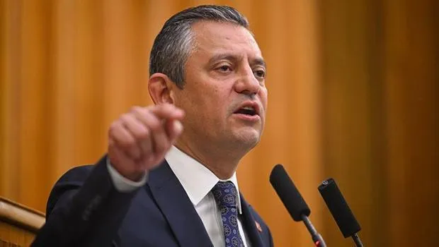 Özgür Özel'e Saldırı: İmamoğlu'na Suikast İhbarı Şoku!