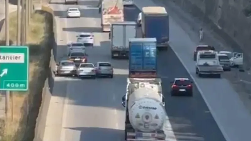 Adana'da Lastik Patladı! Zincirleme Kaza Şoku