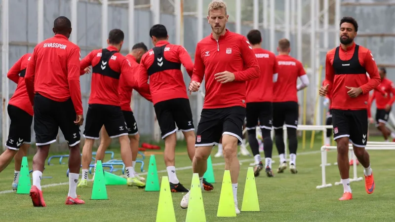 Sivasspor Samsun'da Turan mı Kalacak? Kritik Maç Öncesi Son Hazırlıklar