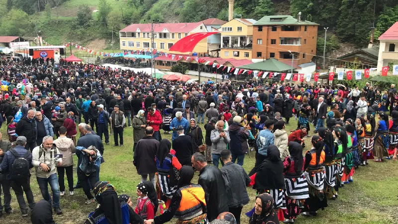 Trabzon'da Hıdırellez Coşkusu: Acısu Şenliğiyle Bahar Kutlaması!