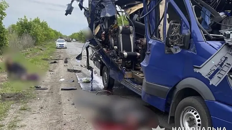 Ukrayna'da Minibüs Katliamı! Rusya'nın İHA Saldırısı mı?