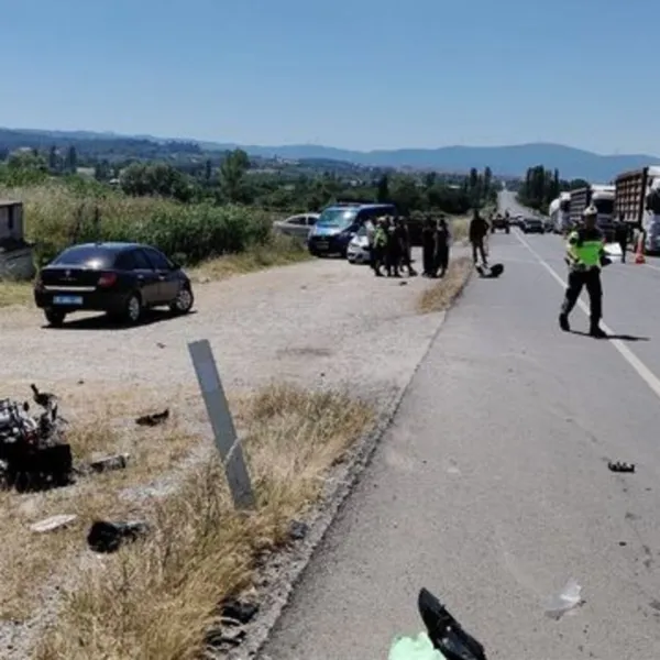 Traktörle çarpışan motosikletin sürücüsü öldü